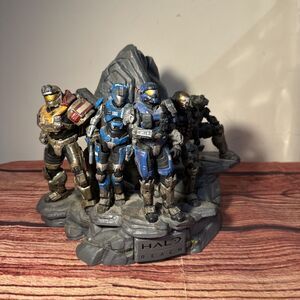 Halo Reach Noble Team Legendary Limited Edition Statue 2010 (INCOMPLETE)